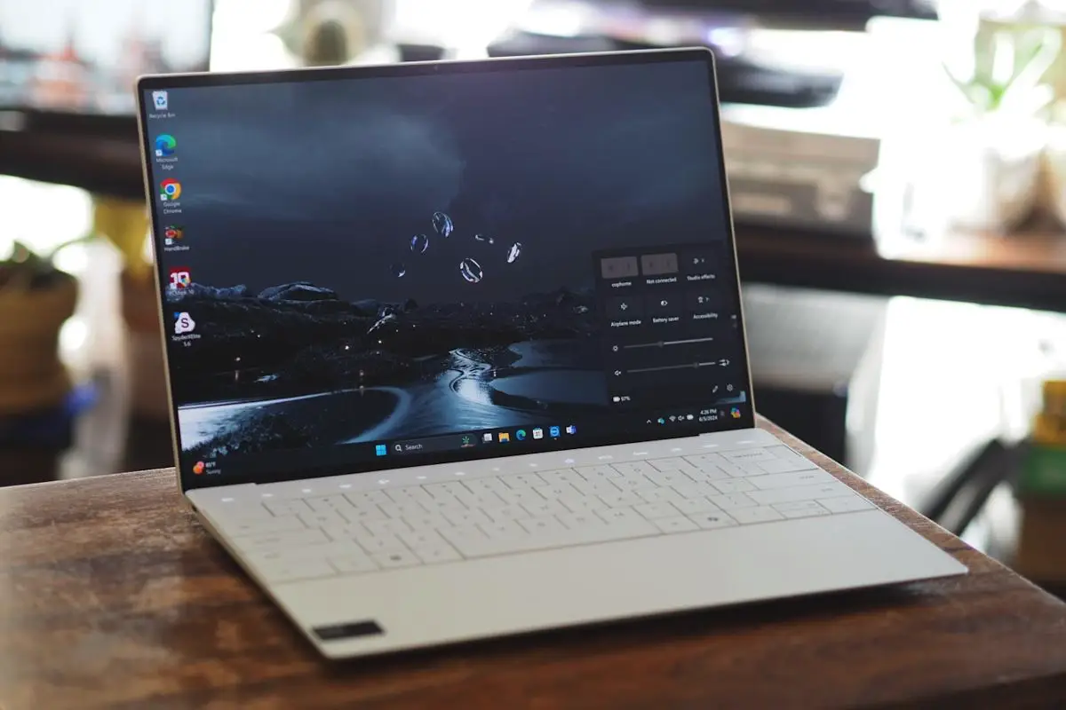 Dell XPS 13 (2026) – tyndere, lettere og billigere end MacBook Neo