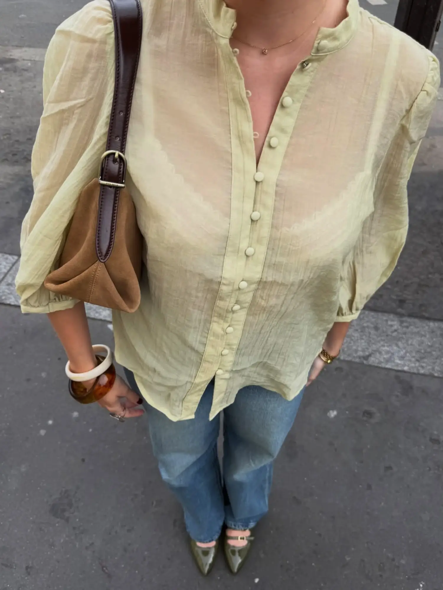 Sæsonens modehits, der perfekt komplementerer dine jeans-looks