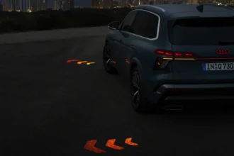 Projektionsblinklys i nye Audi Q7: Verdens første på en produktionsbil (video)