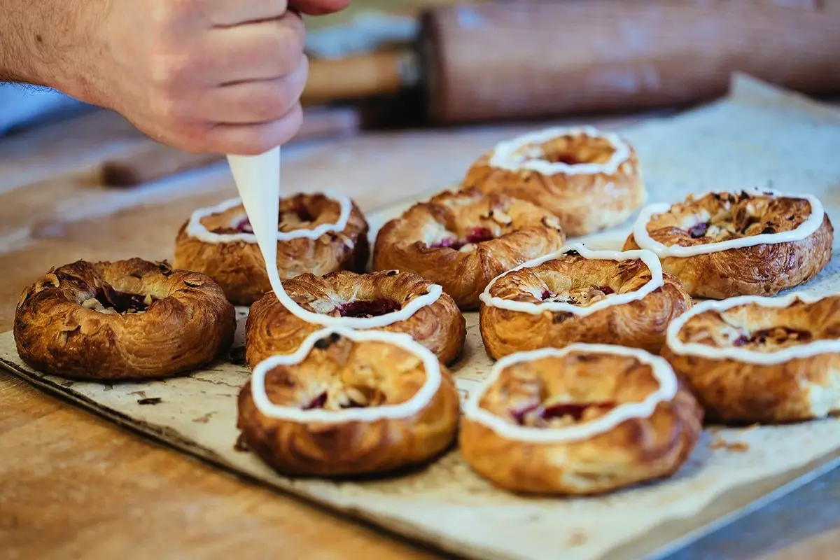 Wienerbrød: Den ægte danske klassiker, som hele verden kalder “danish”