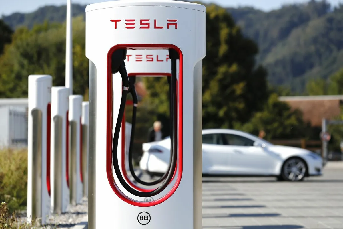 Ladestandere i 2026: Clever, E.ON eller Tesla – hvad er smartest?