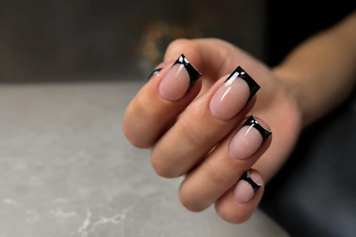 Flot, men praktisk: 5 ideer til sommer manicure