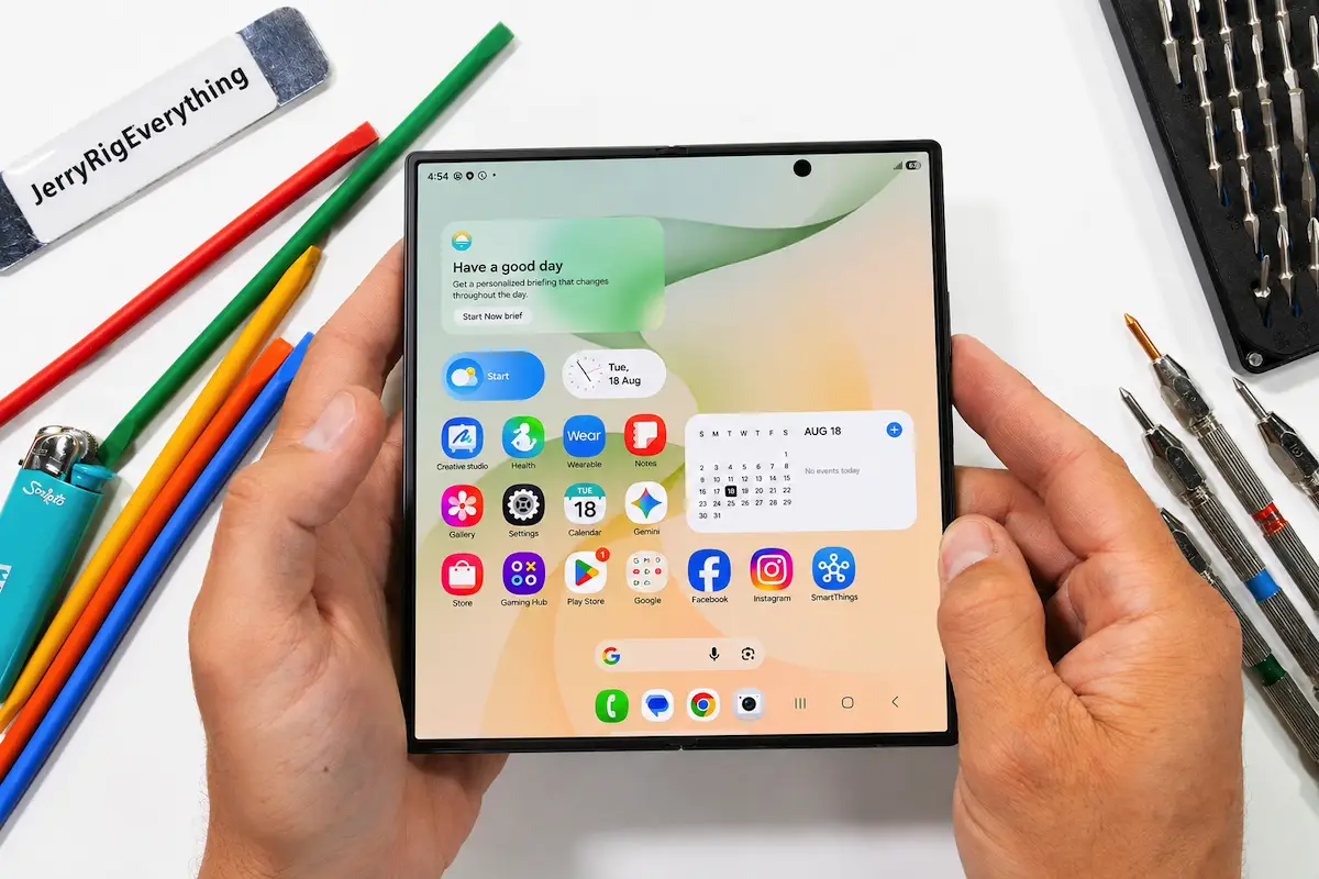 Galaxy Z Fold8 Ultra fejler i holdbarhedstest og mister skærmen