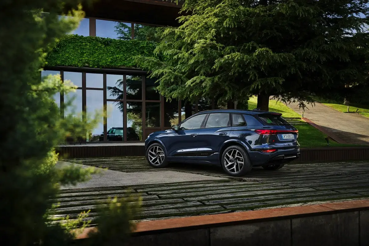 Audi Q6 e-tron 2027: 523 km rækkevidde og lynhurtig opladning