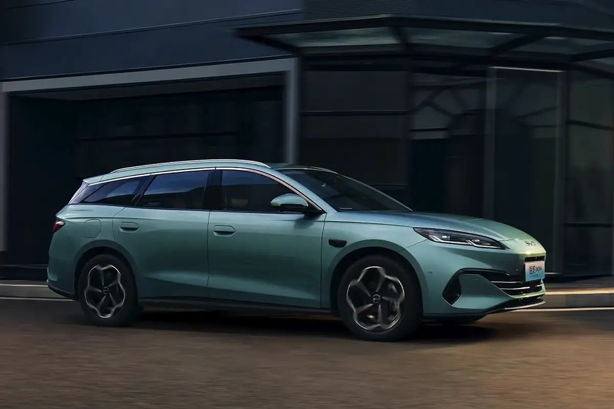 BYD Seal 06 koster under 15.000 dollar og kører op til 2.370 km