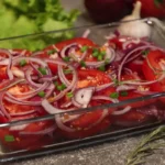 Tomater med peberfrugt på en time: En frisk snack til kød