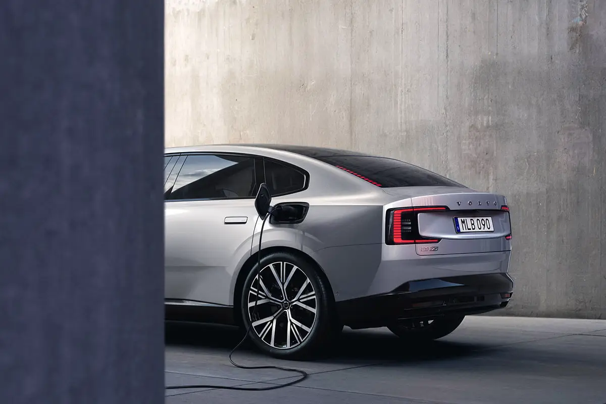 Volvo ES90 2027: 706 km rækkevidde og opladning på kun 20 minutter