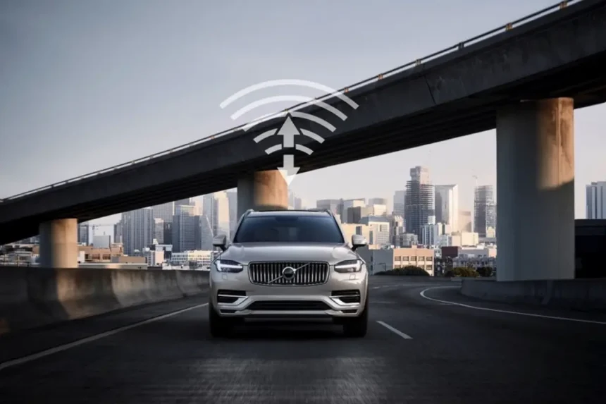 Volvo udvikler teknologi, der advarer om farer på vejen