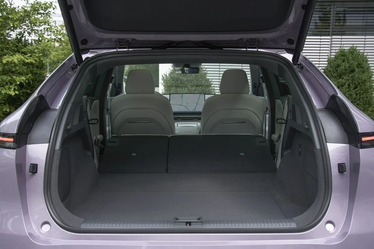 Xpeng G6 udfordrer Tesla Model Y med 12 minutters opladning